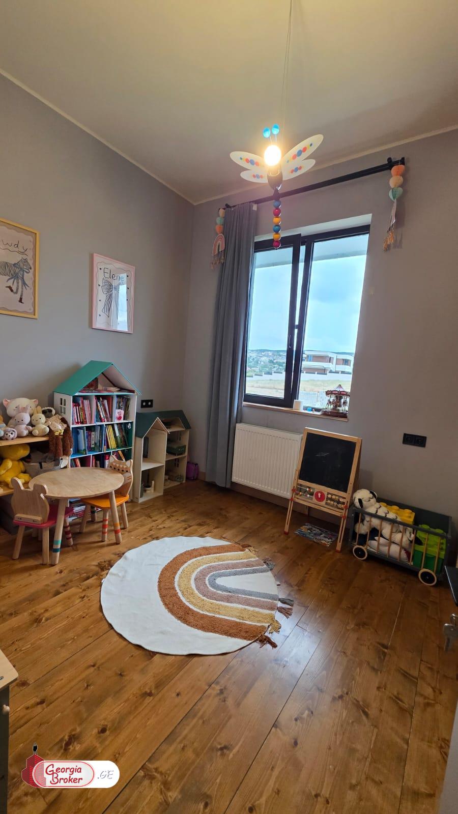 nearly repaired 7-room house for sale